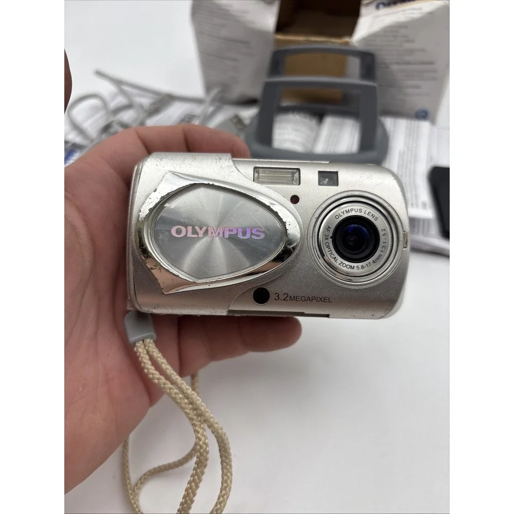Olympus Stylus 300 Digital Camera 3.2MP Silver 3x Zoom TESTED No Battery